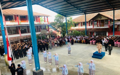 UPACARA PERINGATAN HARI PAHLAWAN DI YAYASAN MUTIARA BERJALAN KHIDMAT